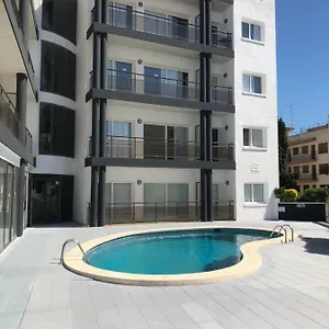 https://apartamentos-ar-melrose-place.catalonia-hotels.com